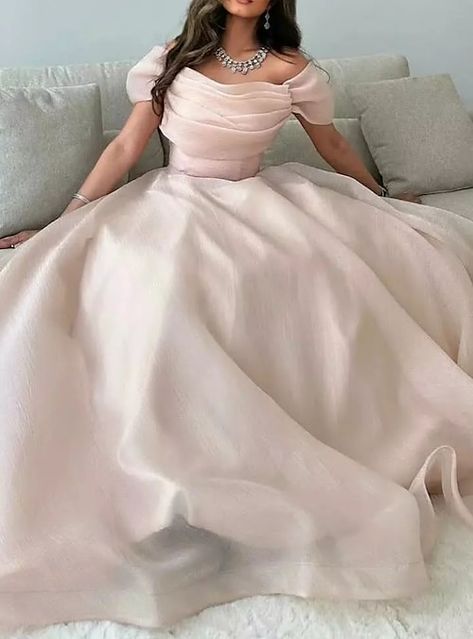 Short Off Shoulder Dress, Straight Wedding Dresses, Off Shoulder Tulle, Gown Elegant, Dresses Formal Elegant, Mother Wedding Dress, Evening Gowns Elegant, Prom Dress Inspiration, Bohemian Wedding Dresses