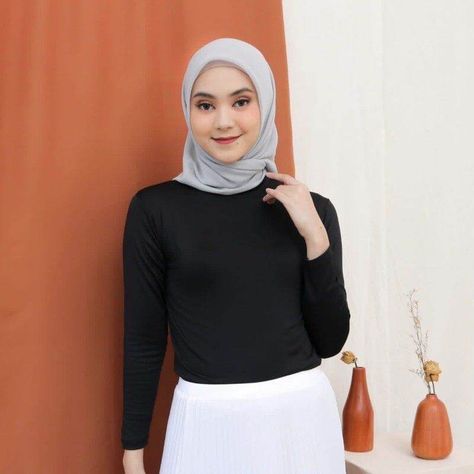 Manset Hijab Lengan Panjang / Manset Kaos Jersey Premium / Baju Manset Daleman Wanita Turtleneck. Manset Lengan, Dress Muslim Modern, Outfit Reference, Dress Muslim, Muslim Dress, Media Sosial, Neck Collar, Muslim Fashion, Women Long Sleeve