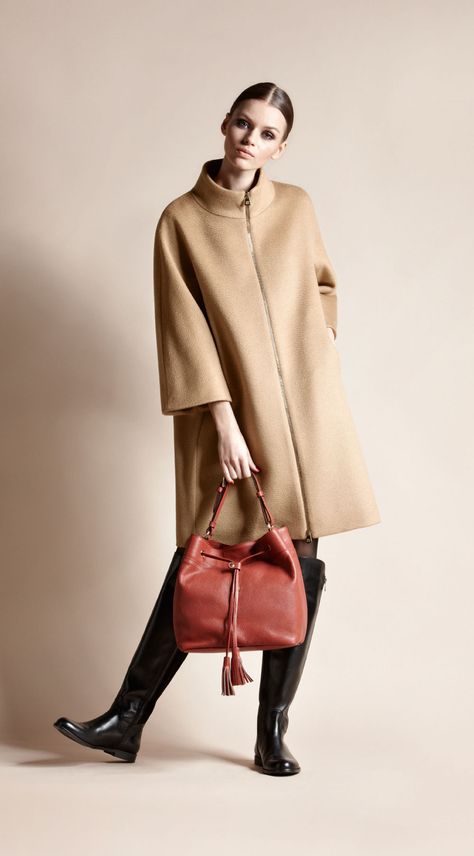 Cinzia Rocca - Wool and angora zipped coat Coat Outfit Casual, Camel Coat Outfit, Cinzia Rocca, Zip Coat, Chic Coat, Camel Coat, Oversized Coat, Closet Ideas, Coat Outfits