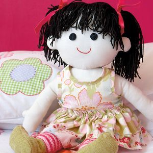 14 Ultra-Cute Homemade Rag Doll Tutorials Rag Doll Tutorial, Diy Rag Dolls, Homemade Dolls, Rag Doll Pattern, Operation Christmas Child, Doll Tutorial, Sewing Dolls, Sewing Toys, Soft Dolls