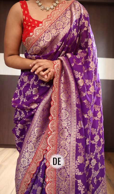 Khaddi Georgette Saree, Fashionable Saree, Designer Sarees Wedding, Banaras Sarees, Blouse Ideas, Bridesmaid Saree, Purple Saree, Dress Models, Wedding Saree Collection