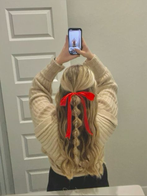 Preppy Hairstyles, Hairstyle Examples, Cheer Hair, Hair Inspiration Long, Bow Hairstyle, School Hair, Ribbon Hairstyle, Christmas Hairstyles, Hairstyle Inspo