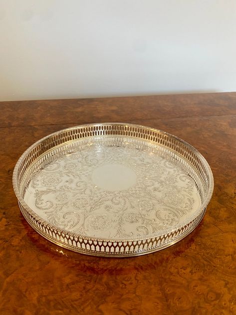 Antique Edwardian Quality Circular Silver Plated Tray | 865292 | Sellingantiques.co.uk Silver Plated Trays, Carriage Clocks, Antiques For Sale, Selling Antiques, Antique Photos, Antique Shops, How To Take Photos, Decorative Tray, Silver Plate