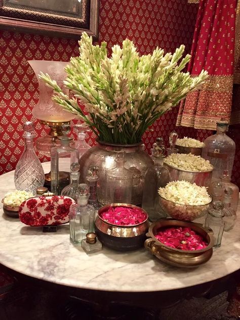 Sabyasachi Decor, Sabyasachi Store, Table Tray Decor, Home Flower Decor, Shop Exterior, Diwali Decorations At Home, Indian Interiors, Mandap Decor, Diwali Decor