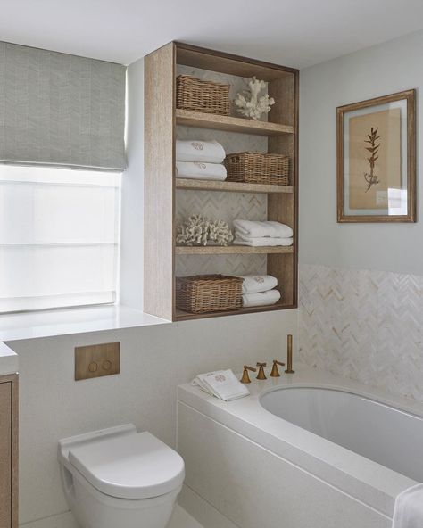 SOPHIE PATERSON on Instagram: “A bathroom from a lovely project we just completed. Love the fresh palette in here- we based the scheme around these herringbone marble…” Herringbone Bathroom, Herringbone Tile Bathroom, Sophie Paterson Interiors, Wicker Storage Baskets, Herringbone Mosaic Tile, Marble Herringbone, Bathroom Marble, Mandarin Stone, Indoor Tile