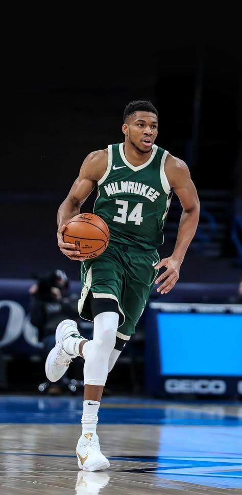 Gianis Antetokumpo Wallpaper, Iphone Wallpaper Nba, Giannis Antetokounmpo Wallpaper, Wallpaper Nba, Milwaukee Bucks Basketball, Hd Iphone Wallpaper, Mvp Basketball, Bucks Basketball, Nba Basket