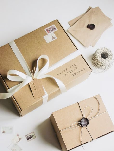 Boyfriend Cute Gifts, Kraft Box Packaging, Soya Mumu, Business Packaging Ideas, Gift Wrapping Inspiration, Packaging Ideas Business, Small Business Packaging Ideas, Handmade Packaging, Gifts Wrapping Diy