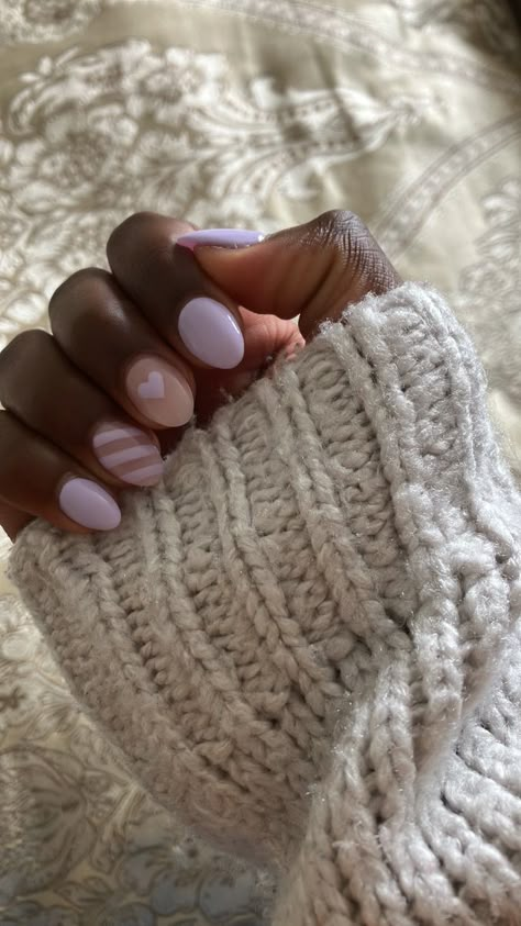 Purple Easy Nail Designs, Diagonal Stripe Nails, Easy Nail Designs For Natural Nails, That Girl Nail Ideas, Cute Nail Designs Neutral, Stripe On Nails, Cute Short Bday Nails, Aesthetic Nails Acrylic Winter, East Cute Nail Designs