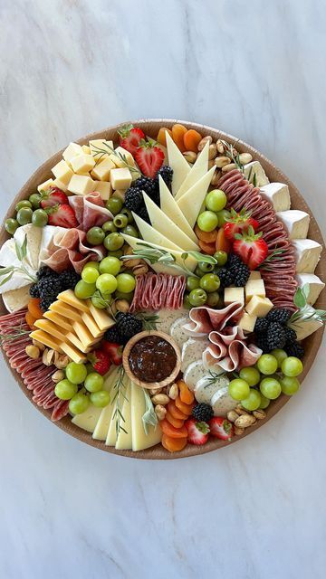 food board, charcuterie board, charcuterie board ideas, charcuterie recipes, charcuterie board theme, butter board recipe, easy charcuterie board, butter board charcuterie, butter board ideas, dessert charcuterie board, breakfast charcuterie board, small charcuterie board, chacutery board ideas, charcuterie, butter board, snacks board, charcuterie board party Chacudory Board Ideas, Charcuterie Recipes Homemade, Impressive Charcuterie Board, Charcootery Board, Cachaturie Board, Charcuterie Board Ideas Circle, Charcuterie Bored, Elegant Snacks Party Appetizers, Charcooterie Board