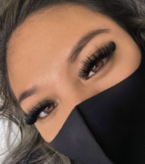 Mega Lashes With Spikes, Beautiful Lashes Extensions, Mixed Volume Lash Extensions, Medium Length Eyelash Extensions, Lash Volume Extensions, Hybrid Volume Lash Extensions Styles, 16 Mm Lash Extensions, Lashes On Big Eyes, Lash Extensions For Big Round Eyes