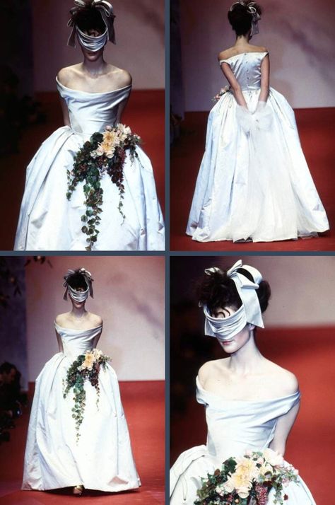 Wedding Dress Runway, Homemade Dresses, Vivienne Westwood Wedding Dress, Vivienne Westwood Wedding, Vivienne Westwood Fashion, Runway Fashion Couture, Vintage Runway, Perfect Wedding Dress, Vivienne Westwood