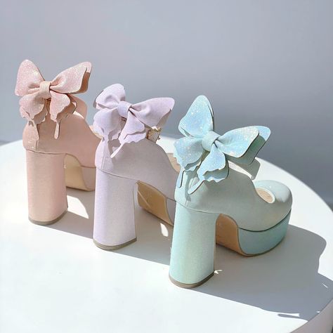 Bling High Heels, Dr Shoes, Glitter Heels, Aesthetic Shoes, Pretty Shoes, Dream Shoes, Dream Clothes, Platform Heels, Cute Shoes