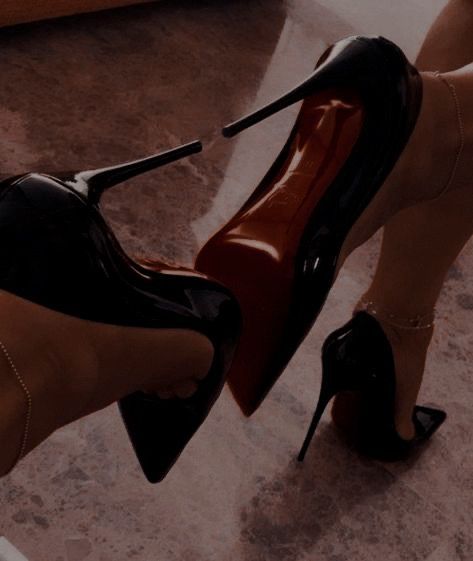 Tori Vega, Heels Aesthetic, Dark Feminine Aesthetic, Louboutin Heels, Classy Aesthetic, Aesthetic Shoes, Crescent City, Dark Feminine, Red Bottoms