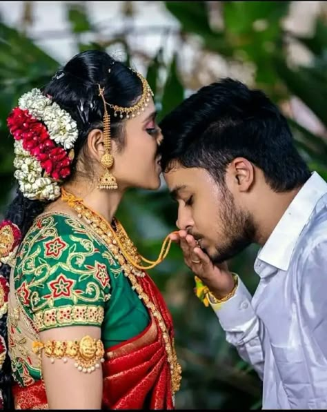 Marriage Pictures Indian, Indian Couple Marriage Photoshoot, Marrage Pic Tamil, Marriage Photo Poses, Photoshoot Ideas For Couples Marriage, Marriage Couple Poses Indian, Couple Poses For Marriage, Trending Wedding Photography, Marriage Pics Indian