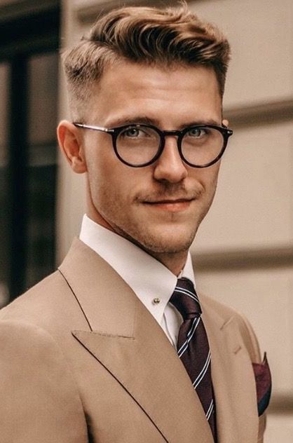 Old Money Aesthetic Hairstyle Men, Men Hairstyle With Glasses, Old Money Haircut Short, Oldmoney Haircut For Men, Old Money Hairstyles Men Short, Old Money Glasses Men, Old Money Hair Men, Old Money Haircut Men, Old Money Hairstyles Men