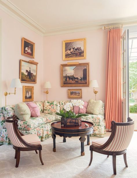 Mario Buatta: Anatomy of a Decorator - The Glam Pad Old Westbury Gardens, Westbury Gardens, Mario Buatta, Old Westbury, Glam Pad, American Interior, Room Paint Colors, Design Master, Paint Colors For Living Room