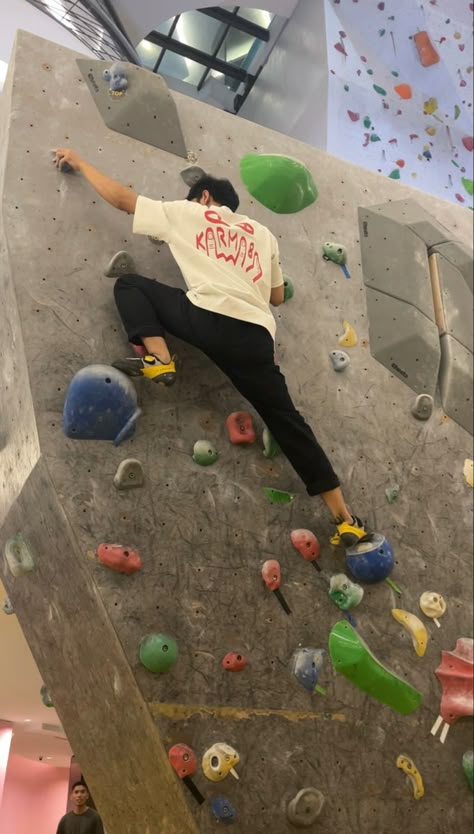 Climbing Date, Rock Climbing Aesthetic, Climbing Aesthetic, Indoor Bouldering, Bouldering Gym, Friend Vibes, Climbing Outfits, Indoor Rock Climbing, Indoor Climbing