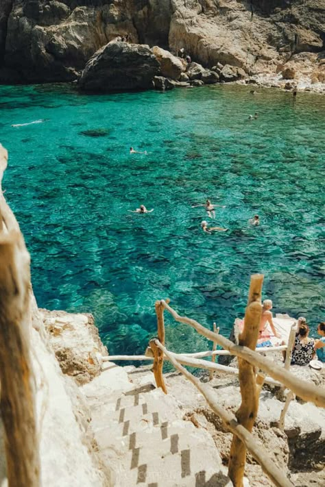 Your Guide to Visiting Cala Deia: Mallorca's Hidden Coastal Gem Cala Deia Mallorca, Cala Dor Majorca, Mallorca Honeymoon, Cala Deia, Deia Mallorca, Mallorca Beaches, Majorca Spain, Mallorca Island, Spain Aesthetic