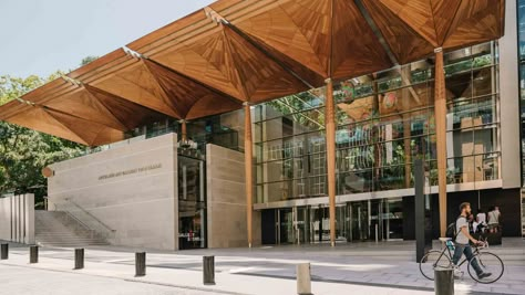 Auckland Art Gallery, New Zealand Architecture, Art Galleries Design, Maori Art, Canopy Design, Traditional Building, Auckland New Zealand, Queenstown, Kuala Lumpur