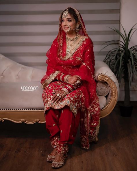 Bangal Ceremony Dresses, Wedding Punjabi Suits Brides, Wedding Suits For Bride, Punjabi Wedding Suit, Bridal Suits Punjabi, Wedding Outfits Indian, Latest Bridal Lehenga Designs, Bridal Suit, Bride Suit