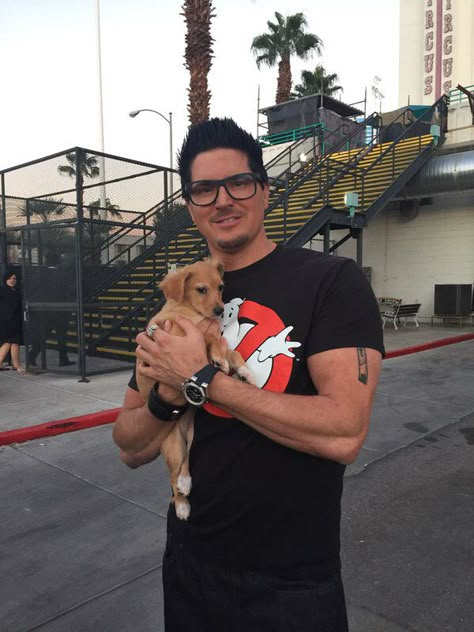 Ghost Adventures: Zak Bagans showing his cuddly side with a cute little pup. Ghost Adventures Funny, Zac Bagans, Ghost Adventures Zak Bagans, Nick Groff, Aaron Goodwin, Ghost Hunter, Zak Bagans, Ghost Adventures, Paranormal Investigation