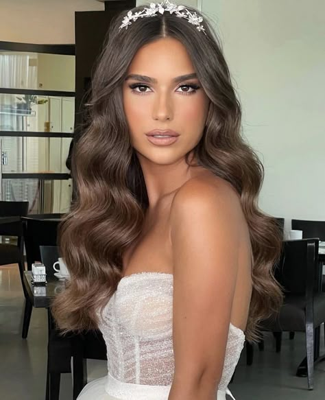 Wavy Hairstyles With Headpiece, Bridal Hairstyles Down Middle Part, Wedding Hairstyles For Long Hair 2023, Wedding Hair Down With Headpiece, Bride Hairstyles Hollywood Waves, Bride Hair Down With Veil Long Curly, Hollywood Waves Centre Part, Hair For Wedding Bride Down, Down Wedding Hairstyles Middle Part