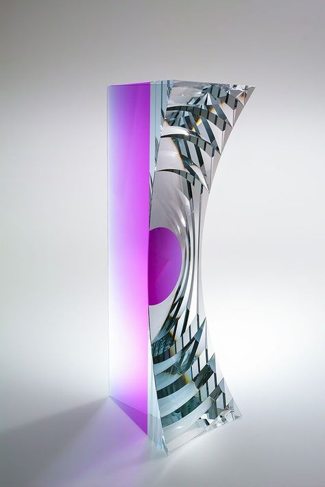 Oliver Lesso - "Space Purple" Glass Art Ideas, Glass Art Pictures, Glass Photography, Painted Glass Art, Art Of Glass, Contemporary Glass Art, Blown Glass Art, Creative Challenge, Gorgeous Glass