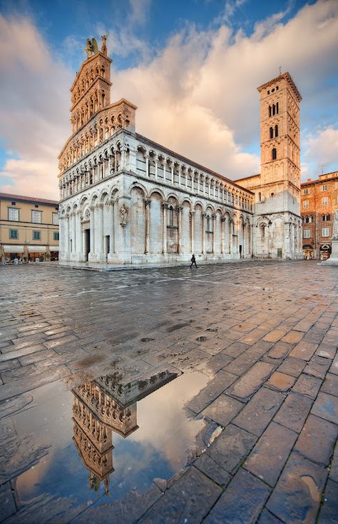 Croquis Architecture, Lucca Tuscany, Architecture Classic, Lucca Italy, Toscana Italy, Toscana Italia, Living In Italy, Places In Italy, San Michele