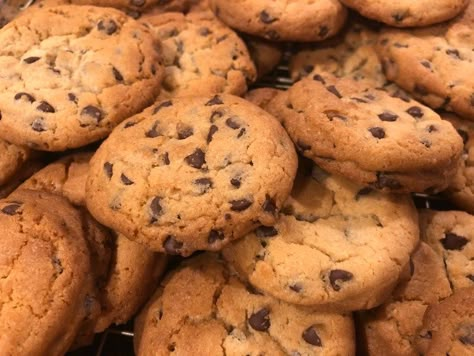 Homemade Chips Ahoy Cookies, Copycat Chips Ahoy Cookies, Chip Ahoy Cookies Recipes, Chips Ahoy Cookies Recipes, Chips Ahoy Recipe, Chip Ahoy, Double Chocolate Chip Cookie Recipe, Chunky Chocolate Chip Cookies, Chips Ahoy Cookies