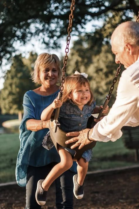 Grandparent Photoshoot, Grandparents Photoshoot, Grandparents Photography, Grandparent Photo, Big Family Photos, Photoshoot Boy, Family Shoot, Family Photo Shoot, Fall Family Photos