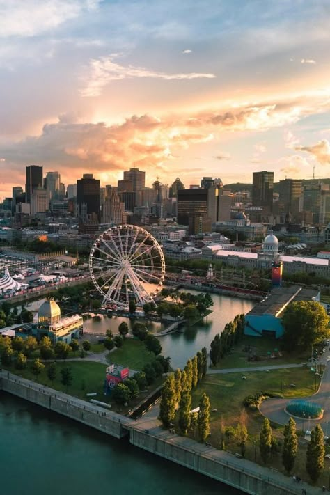 Discover Montreal’s centuries-old history and dynamic atmosphere. This guide is all you need to be captivated by this sensational city. Montreal Quebec Canada, Montreal November, Montreal Canada Aesthetic, Montreal Canada Aesthetic Summer, Places To Visit In Montreal, Montreal Wallpaper, Canada Cities, Montreal Canada Photography, Montreal Aesthetic