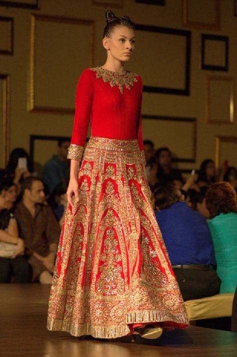 Bridal Lehenga Designs, Salwar Kamiz, Manish Malhotra, Indian Bridal Wear, Indian Couture, Jewel Neckline, Couture Week, Lehenga Designs, Indian Attire