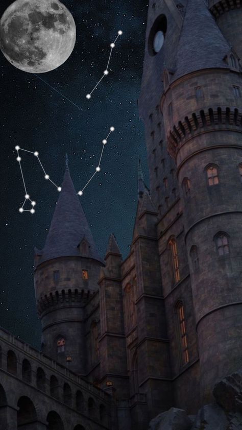 #mojeprveshuffle #myfirstshuffle Hogwarts At Night Aesthetic, Hogwarts Night Aesthetic, Harry Potter Night Aesthetic, Hogwarts Night, Hogwarts At Night, Harry Potter Collage, Shifting Hogwarts, Hagrids Hut, Witch School