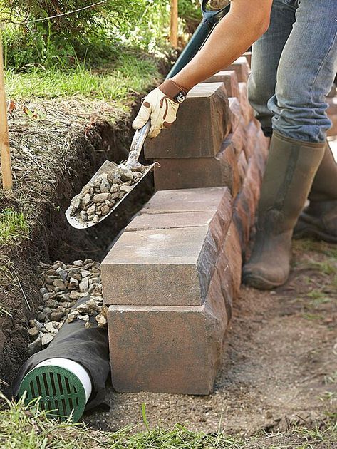 retaining wall Small Retaining Wall, Diy Retaining Wall, Backyard Retaining Walls, Landscape Drainage, Sloped Backyard Landscaping, Backyard Drainage, Building A Retaining Wall, Garden Retaining Wall, Sloped Backyard