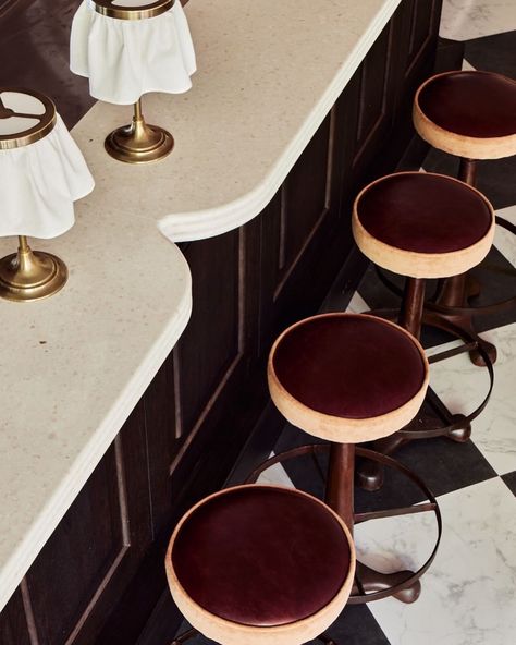 Interior Design Hospitality, Bar Restaurant Interior, Bar Interior Design, Vintage Stool, Vintage Restaurant, Bar Interior, Bar Design Restaurant, Bar Top, Hospitality Design