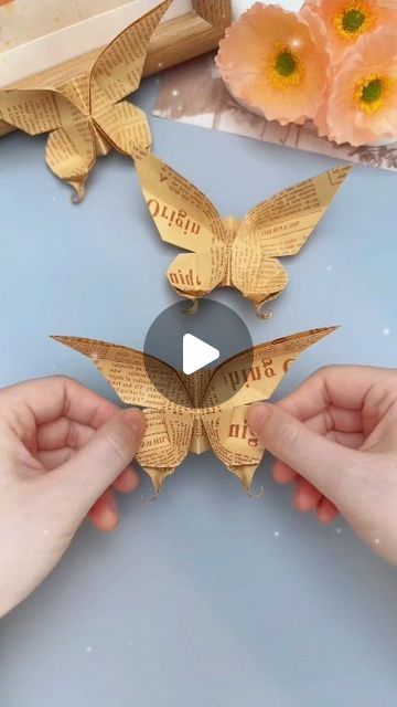 Butterfly Paper Art, Origami Butterfly Easy, Paper Butterfly Crafts, How To Make Butterfly, Diy Paper Butterfly, Butterfly Craft, Creative Origami, Origami Artist, Origami Love