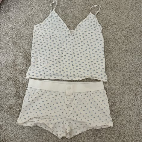 Cute Brandy Pj Set Great Quality Cute Cheap Bedtime Intimates, Pjs With Bras, Pajama Set Brandy, Coquette Pajama Sets, Pjs Brandy Melville, Cute Comfy Pjs, Brandy Melville Pjs Set, Fitted White Cotton Sleepwear, Brandy Melville Pajama Set