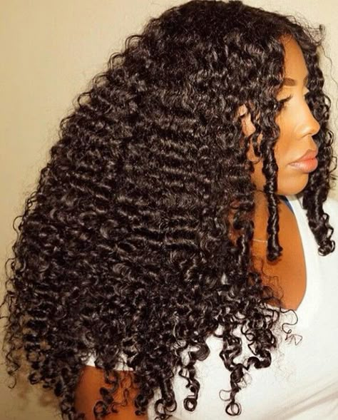 Curly Hair Colour, Take Care Of Curly Hair, Effortless Hair, Curly Fro, Pelo Afro, Beautiful Curly Hair, Hairdos For Curly Hair, Curly Hair Inspiration, Curly Girl Hairstyles