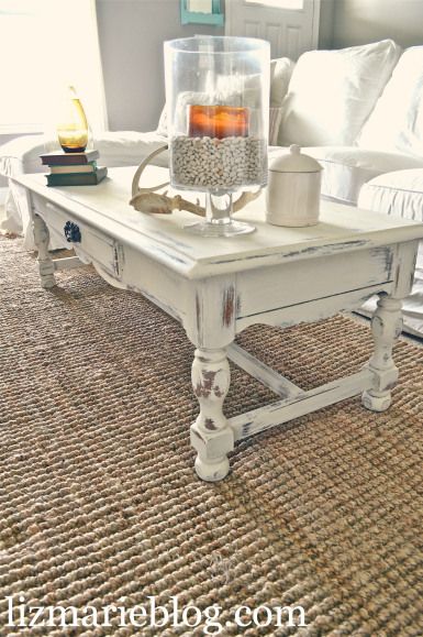 Distressed coffee table...the original is similar to my coffee so may be time for an up-cycle! White Distressed Coffee Table, Georgia Apartment, Camera Shabby Chic, Distressed Coffee Table, Shabby Chic Coffee Table, White Coffee Table, Chic Coffee Table, Coffee Table Ideas, Shabby Chic Living