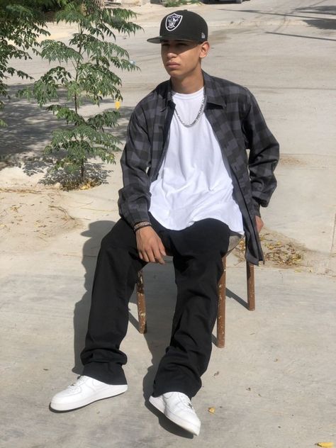 Skater Streetwear Men, Mexican Street Wear Men, Men’s Dickies Outfit, Gangsta Style Men, Gangsta Outfits Men, Chicano Fashion Men, Cholo Style Men Gangsters, Dickies Outfits Men Street, Cholo Outfit Men