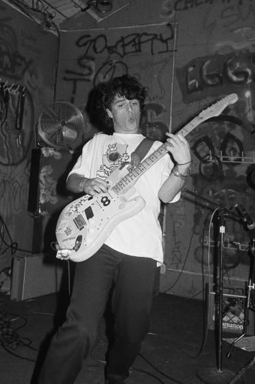 Billie Joe Armstrong of Green Day, then known as Sweet Children, performs at 924 Gilman Street on Nov. 26, 1988 in Berkeley, Calif. Billy Joe Armstrong, Green Day Billie Joe, Tré Cool, Rock Aesthetic, Early Photos, Joe Armstrong, Billie Joe Armstrong, I'm With The Band, Great Bands