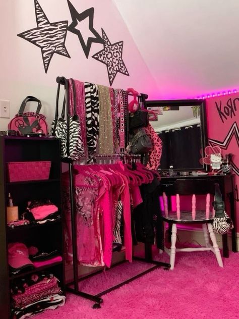 Trashy Y2k Bedroom, Hot Pink Room, Barbie Rooms, 2000s Room, Unique Bedroom Ideas, Y2k Bedroom, Bedroom Purple, Y2k Room, Barbie Room