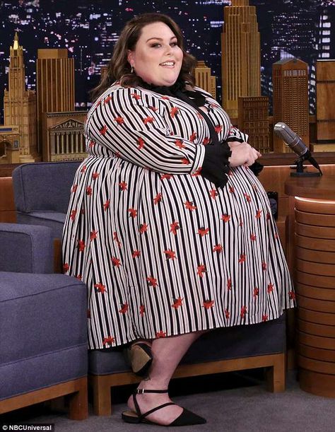 Chrissy Metz reveals she was talent agent for Ariana Grande and Dove Cameron before finding fame Plus Size Online Stores, Chrissy Metz, Talent Agent, Xxxl Dress, Big Size Dress, Look Plus Size, Biker Chic, Big Girl Fashion, Homecoming Dresses Black