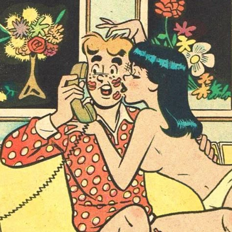 Betty and Veronica in Hawaii Betty And Veronica Kiss, Betty Comic, Archie Comics Strips, Veronica Lodge Aesthetic, Archie Comics Veronica, Riverdale Betty And Veronica, Veronica And Betty, Archie Comics Betty, Pirate Lady