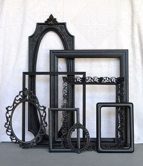 5 D.I.Y. Gothic Home Decor Ideas - The Odyssey Online Gothic Home Decor Ideas, Gothic Room, Gothic Bedroom, Dark Decor, Gothic Furniture, Goth Home Decor, Goth Home, Goth Decor, Dark Home Decor