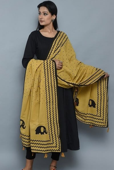 Latest 50 Cotton Dupatta Designs For Women (2021) Cotton Dupatta Designs, Elephant Block Print, Dupatta Designs Ideas, Scarfs Ideas, Dupatta Designs, Dupatta Design, Wear Black Dresses, Dupatta Style, Indian Kurti Designs