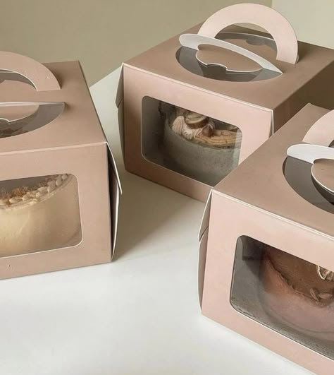 Cake box with window and handle Slice Cake Packaging, Bakery Boxes Packaging, Dessert Boxes Packaging, Cake Box Cake, Cake Boxes Packaging, Bakery Packaging Design, Bake Sale Packaging, Rectangular Cake, Paper Cake Box