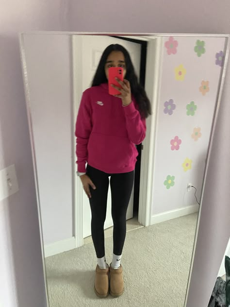 Nike hoodie, outfit, nike outfit, ultra minu uggs outfit, outfit ideas How To Style A Nike Hoodie, Nike Hoodie Outfit Aesthetic, Black Nike Hoodie Outfit Women, Pink Nike Hoodie Outfit, White Nike Hoodie Outfit, Nike Tech Outfits Women, Nike Hoodie Outfit Women, Nike Crewneck Outfit, Outfit Ideas With Uggs