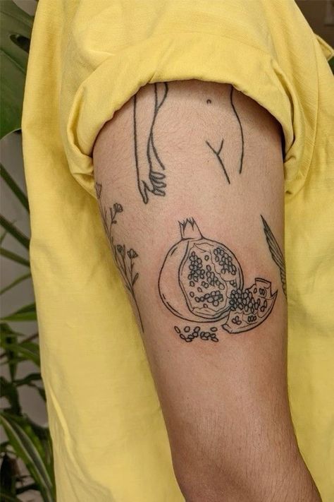 Pomegranate Tattoo, Aesthetic Tattoo Ideas, Indie Tattoo, Fruit Tattoo, Unique Tattoo Ideas, 20 Aesthetic, 1 Tattoo, Aesthetic Tattoo, Unique Tattoo