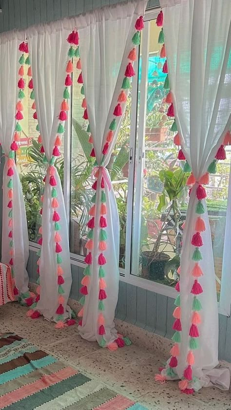 Curtains Decoration Ideas Saree Curtains Ideas, Curtains Decoration Ideas, Stylish Room Decor, Bedroom Curtain Ideas, Colorful Room Decor, Indian Room Decor, Curtain Bedroom, Diy Room Decor Videos, Colourful Living Room Decor